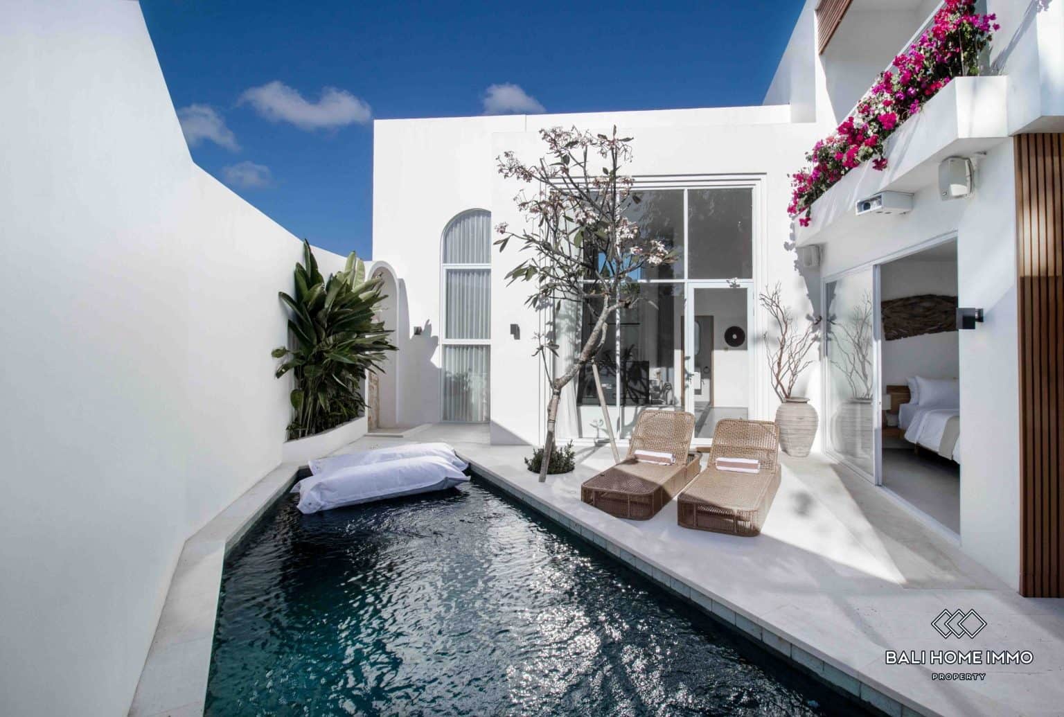 Beautiful 6 Bedrooms Villa for Sale in Bali - Ungasan