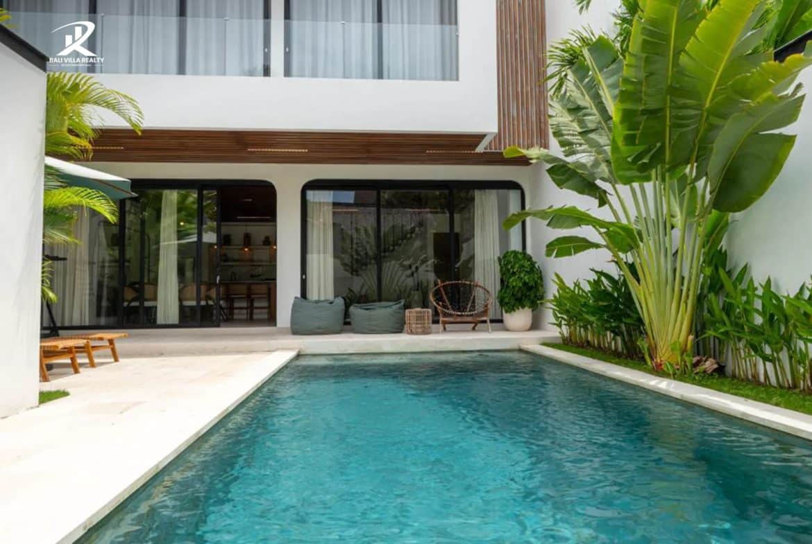 Modern 3 Story 3BR Rooftop Ocean View Villa in Prime Canggu for a Sale Leasehold
