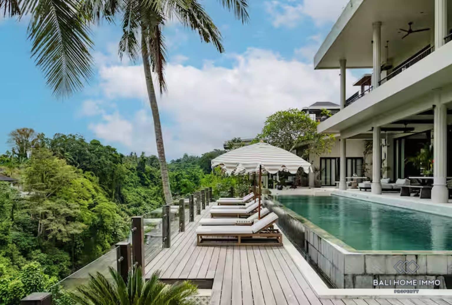 6 Bedroom Luxury Family Villa for Sale and Rent in Ubud