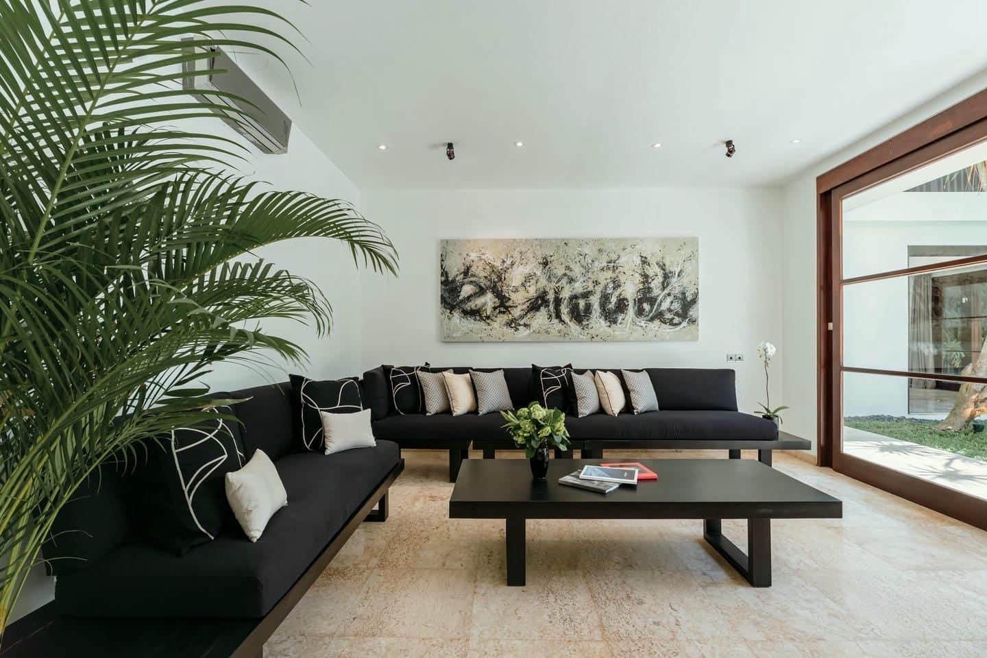 4-bedroom leasehold villa in Seminyak — photo 3 of 5
