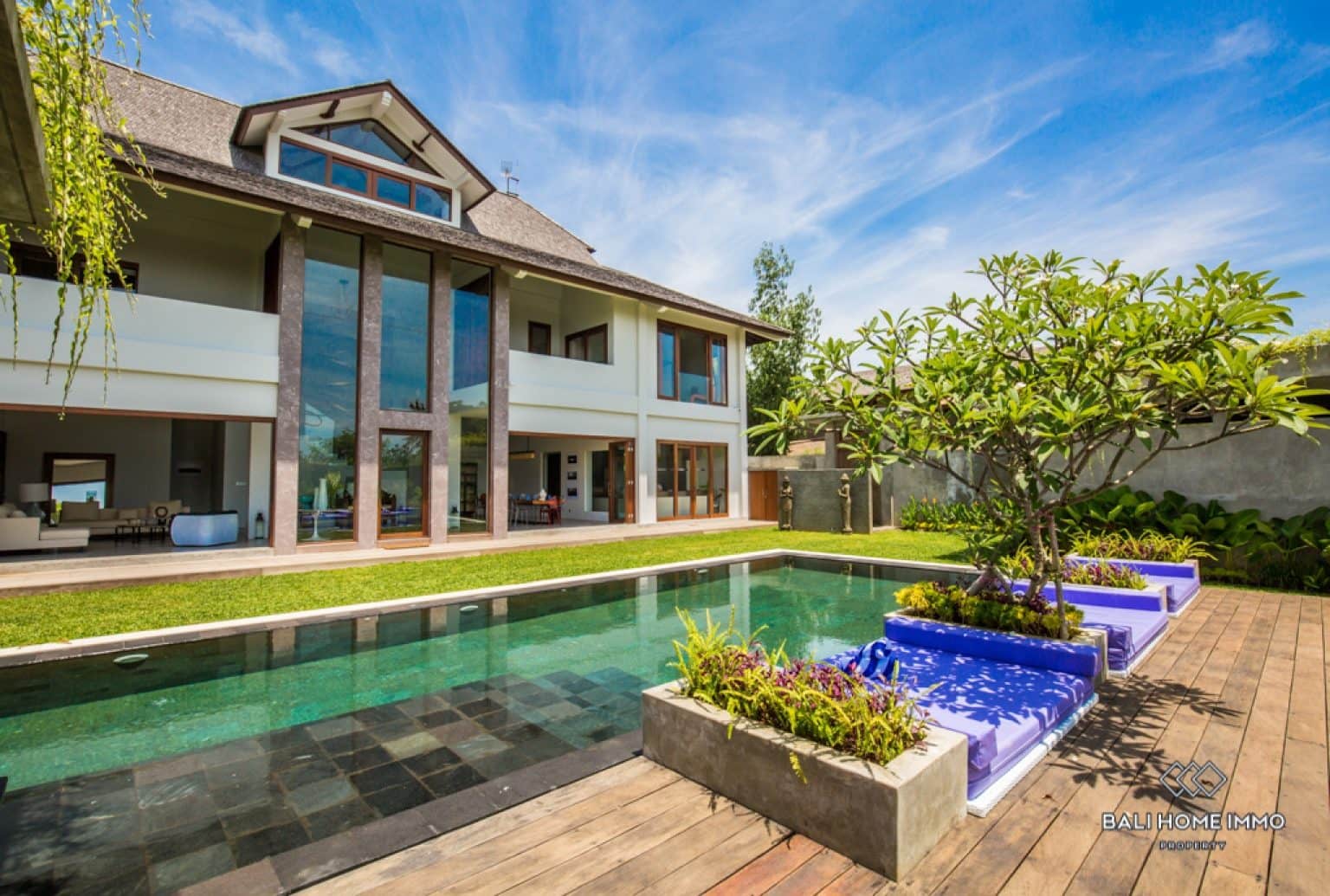 Ocean View 7 Bedroom Villa for Sale and Rent in Bali East Coast
