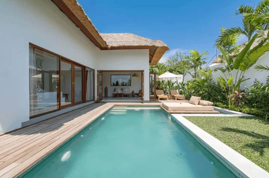 Walking Distance to the Beach 1 Bedroom Villa for Sale Leasehold in Nyanyi