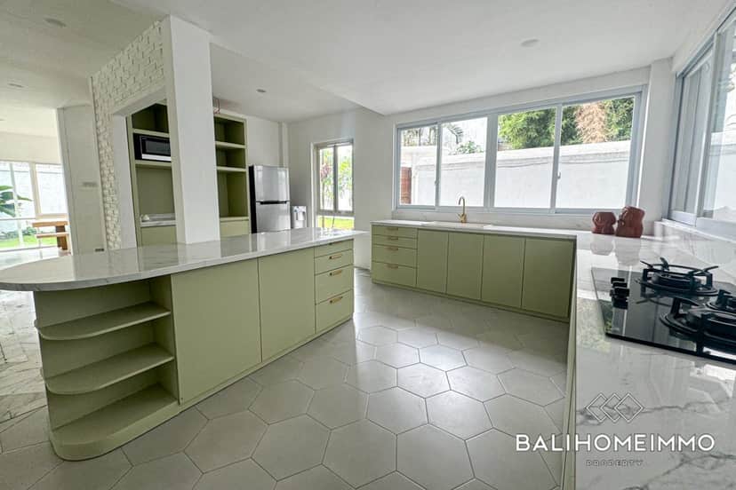 4-bedroom freehold villa in Seminyak — photo 4 of 5