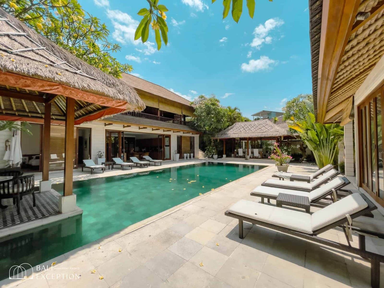 Walking Distance to the Beach 3 Bedroom Villa for Sale Freehold in Batu Belig