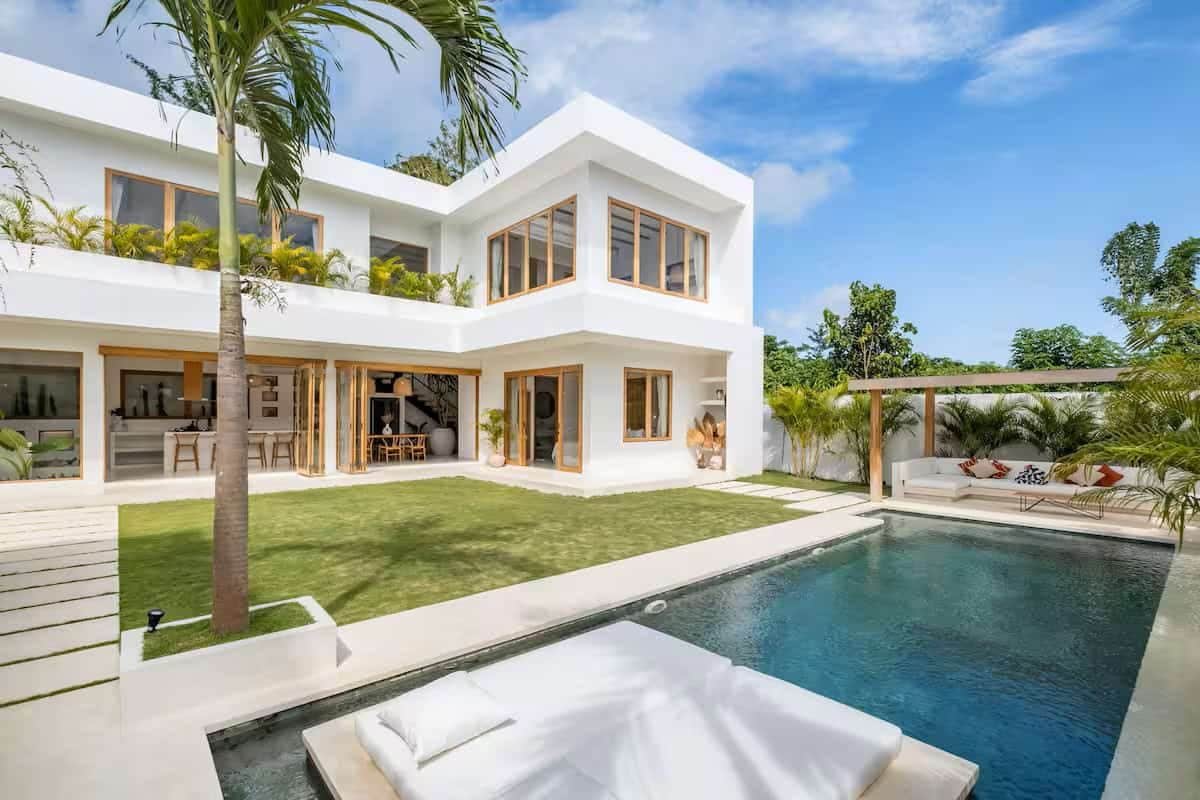 Modern Design 3 Bedroom Villa for Sale Leasehold in Bingin