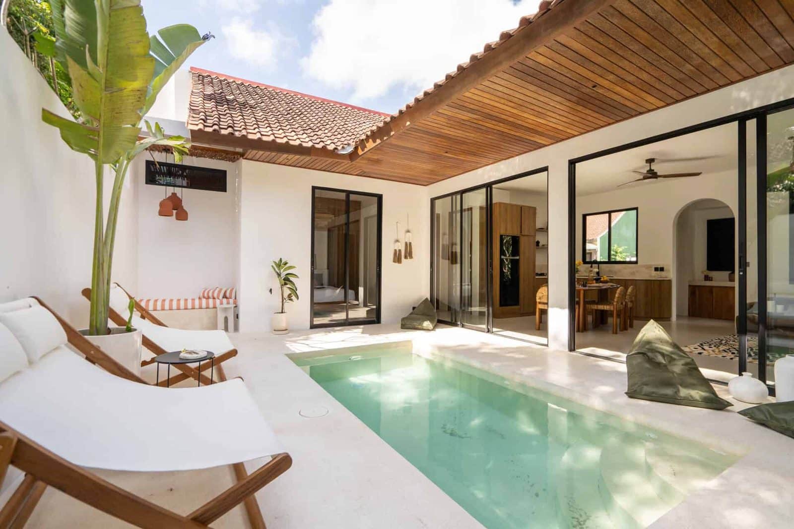 Modern Tropical 4 Bedroom Villa for Sale Freehold in Ungasan