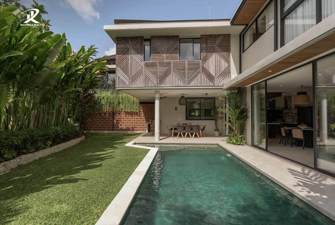 Coastal Luxury 5BR Modern Tropical Villa for Sale Leasehold Near Berawa Beach