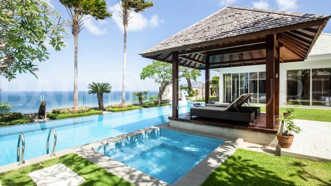 4-bedroom freehold villa in Ungasan — photo 2 of 5