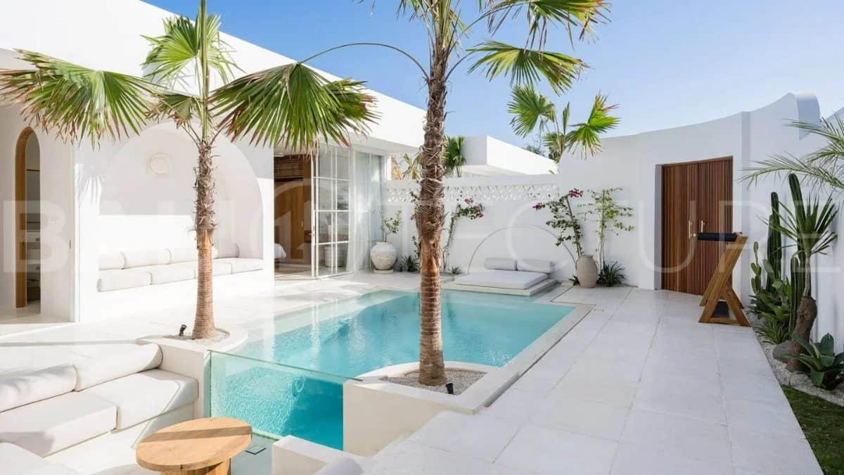 Tropical 3 Bedroom Villa for Sale in The Prime Area of Bingin