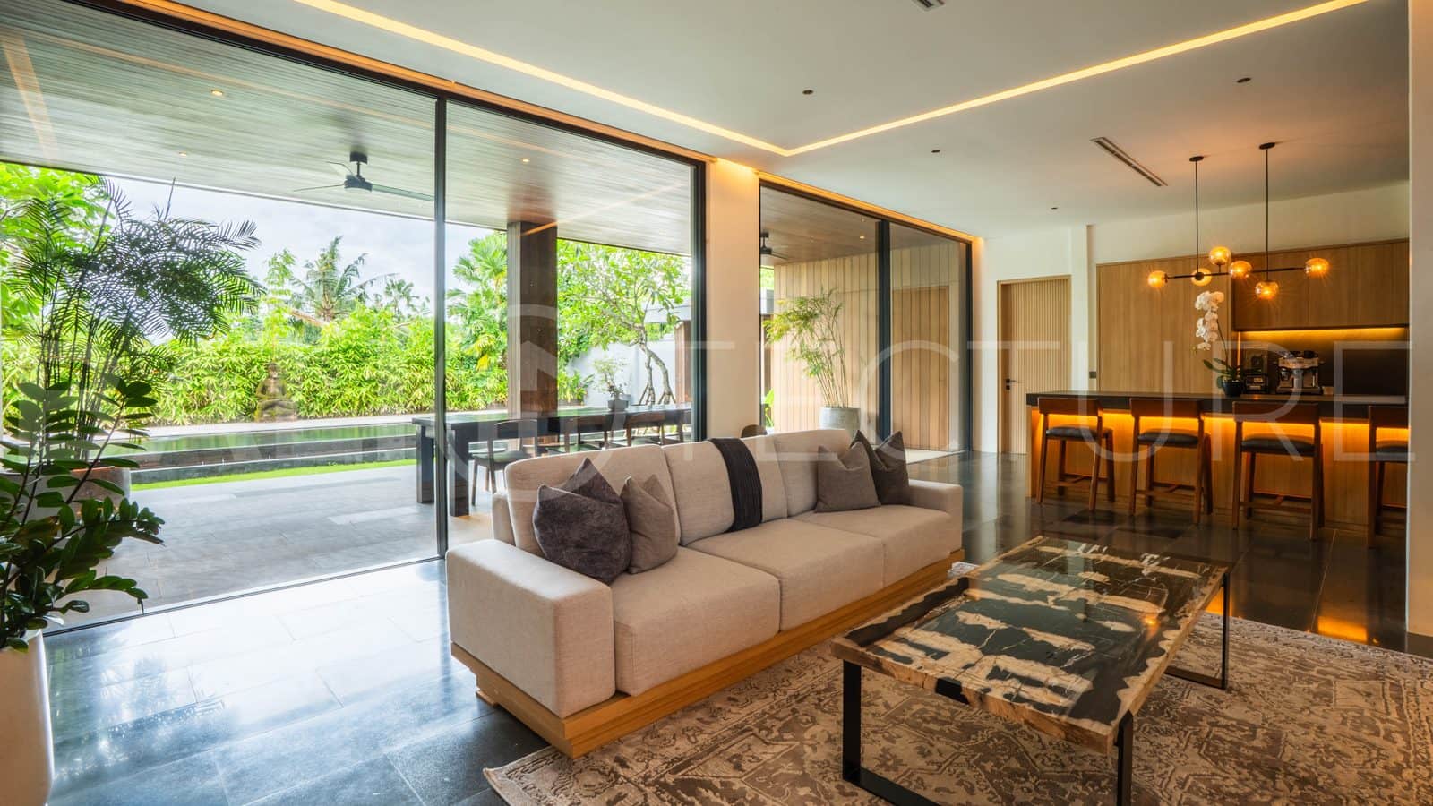 4-bedroom leasehold villa in Pererenan — photo 5 of 5