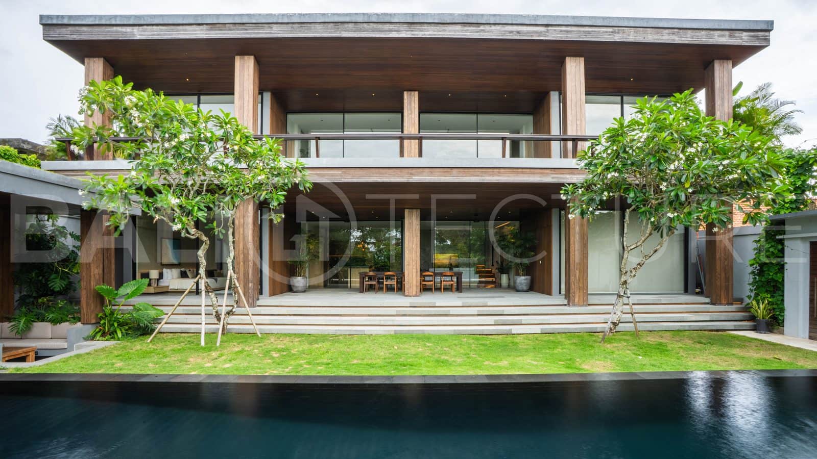 4-bedroom leasehold villa in Pererenan — photo 2 of 5