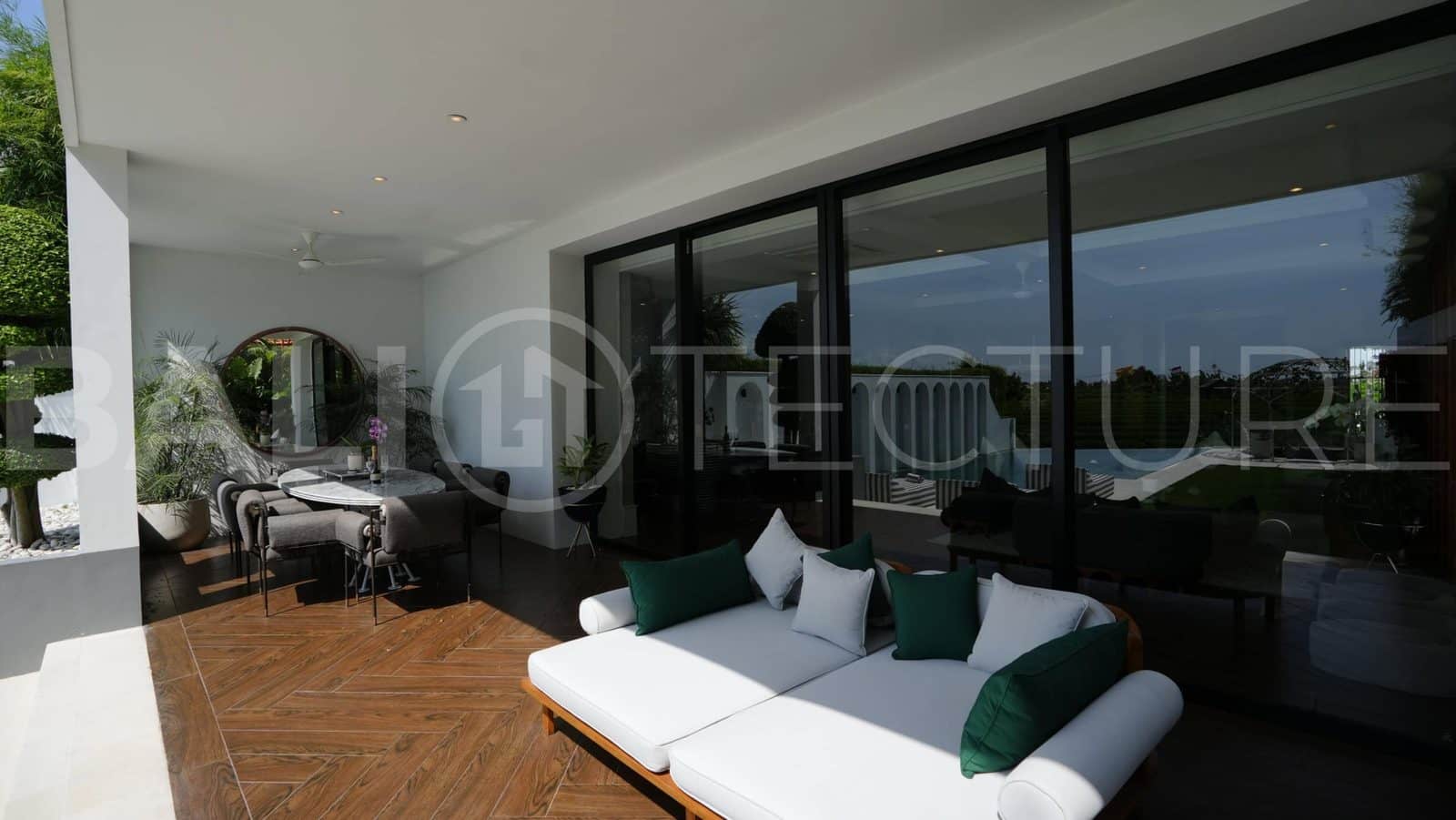 4-bedroom freehold villa in Canggu — photo 4 of 5