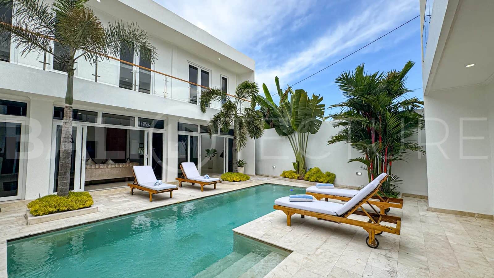 Stunning Modern 4 Bedroom Villa for Sale in Tumbak Bayuh