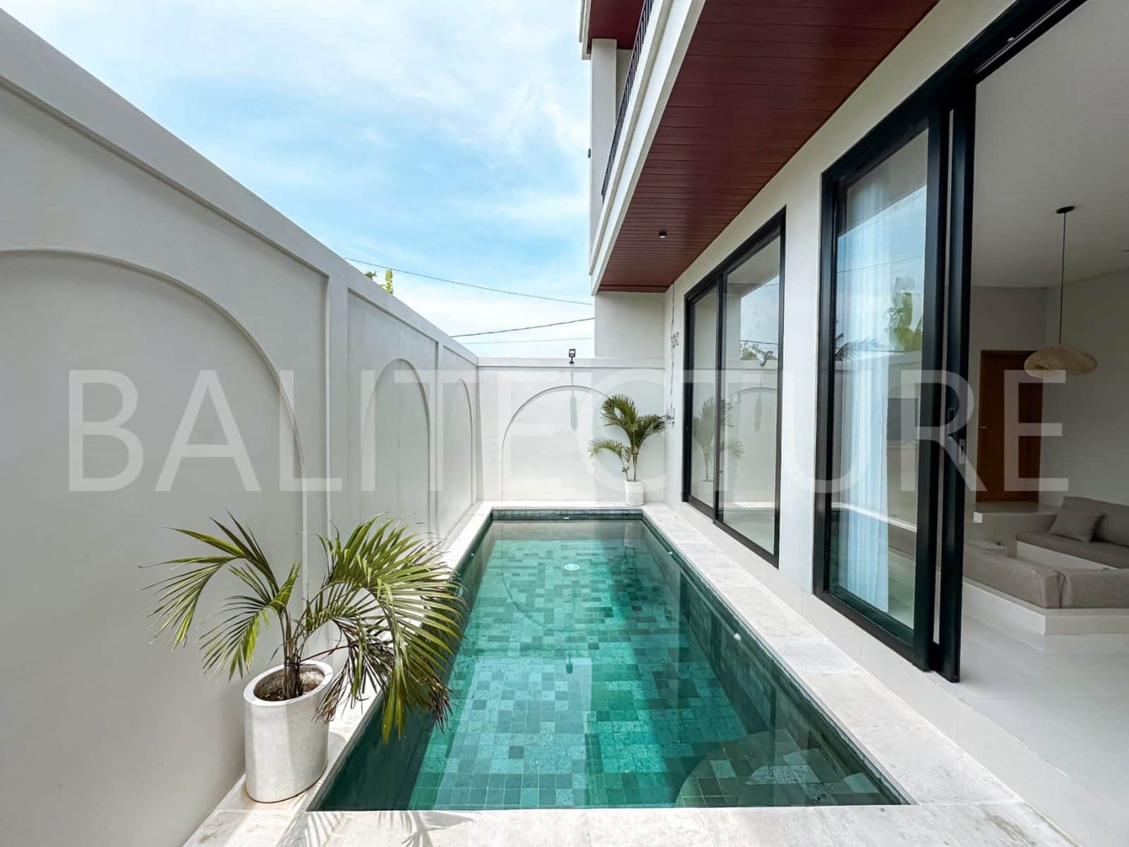 Modern Leasehold Villa in Kedungu Beach – 2BR Luxury with Rice Field View