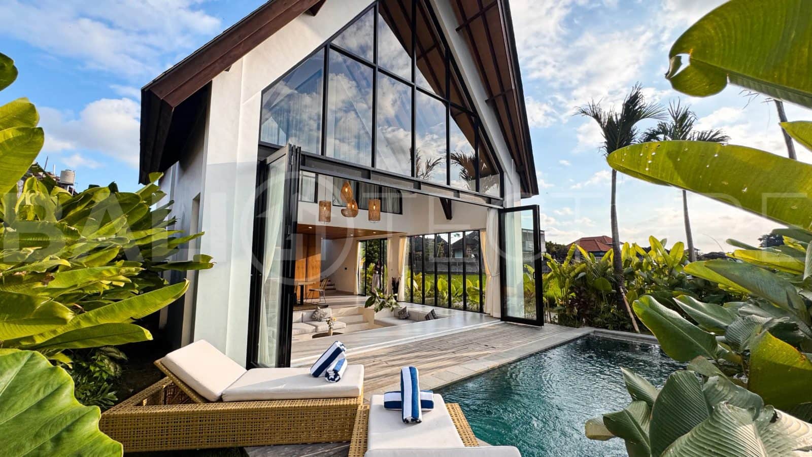 Desa Hut – 2 Bedroom Tropical Villa for Sale in Kerobokan
