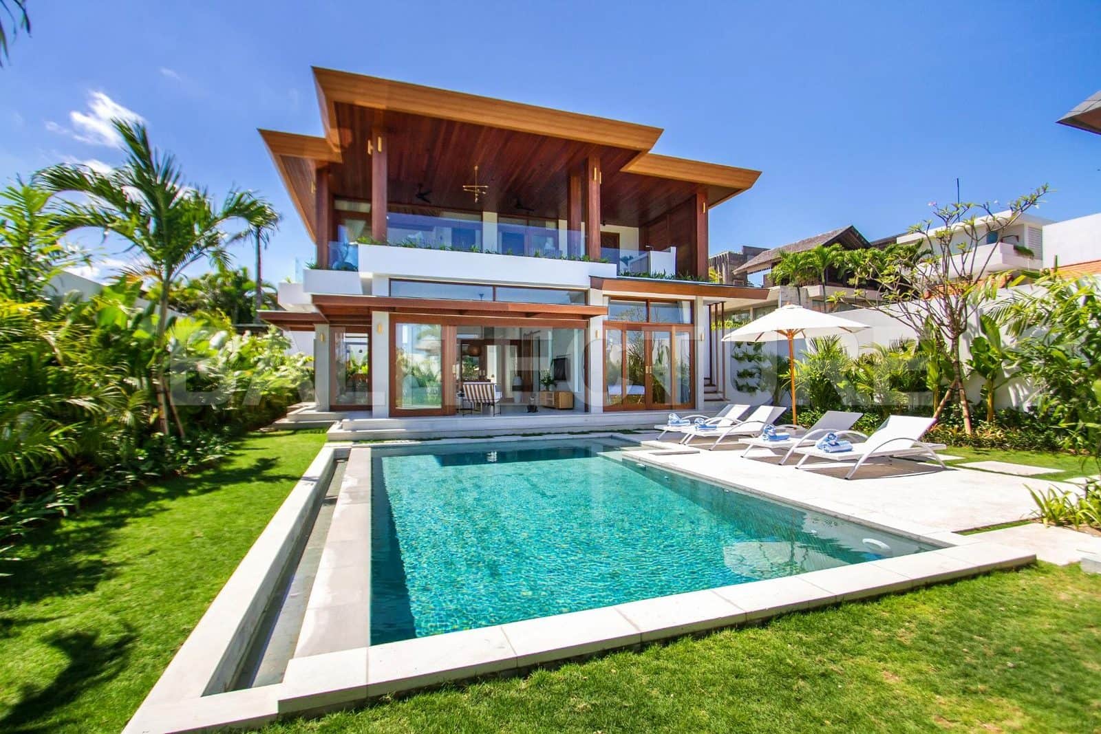 Luxury 4-Bedroom Villa with Ocean & Rice Field Views