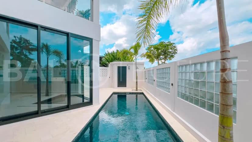 5-bedroom freehold villa in Pererenan — photo 2 of 5