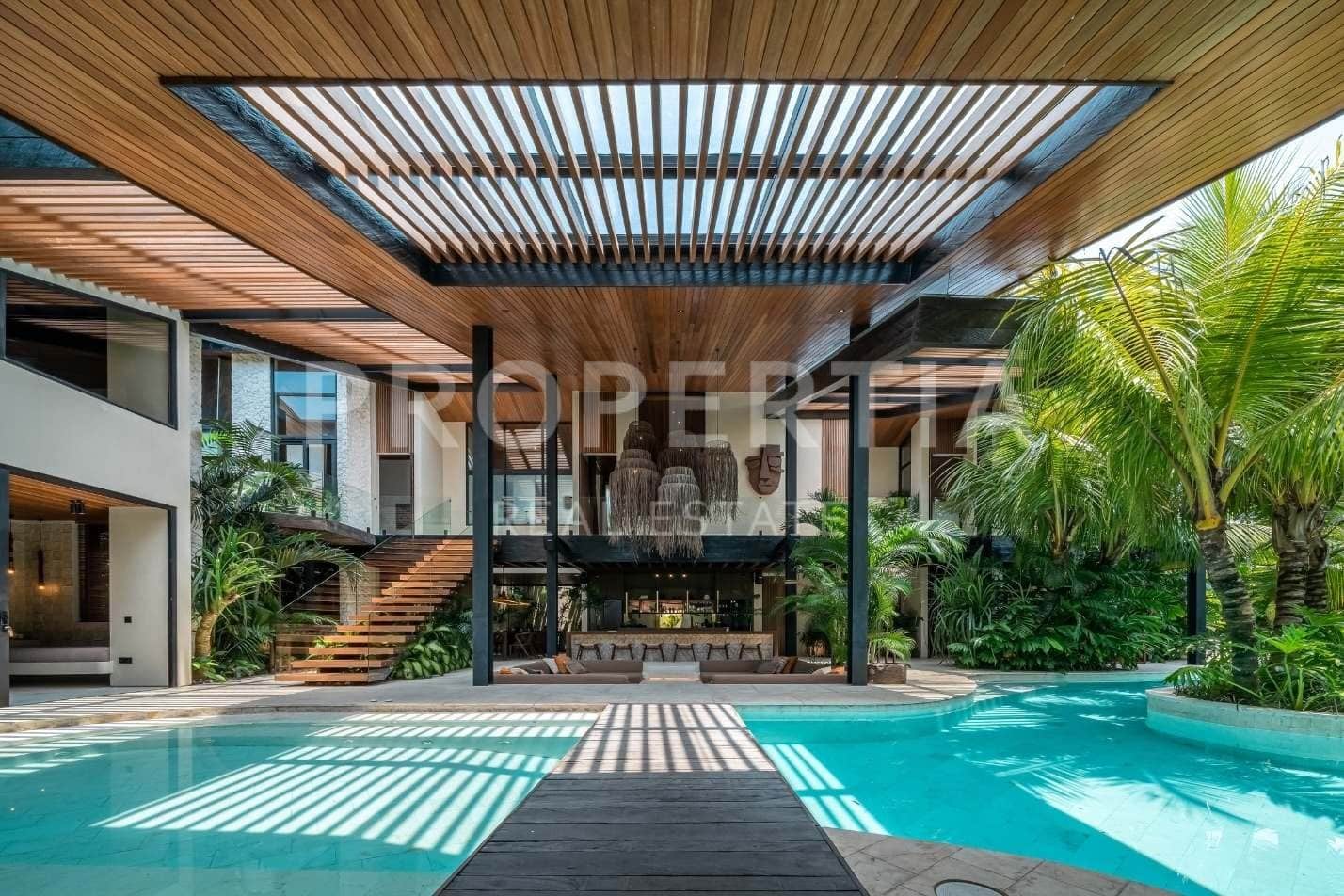 Exceptional Luxury 6 Bedroom Villa in Prime Umalas
