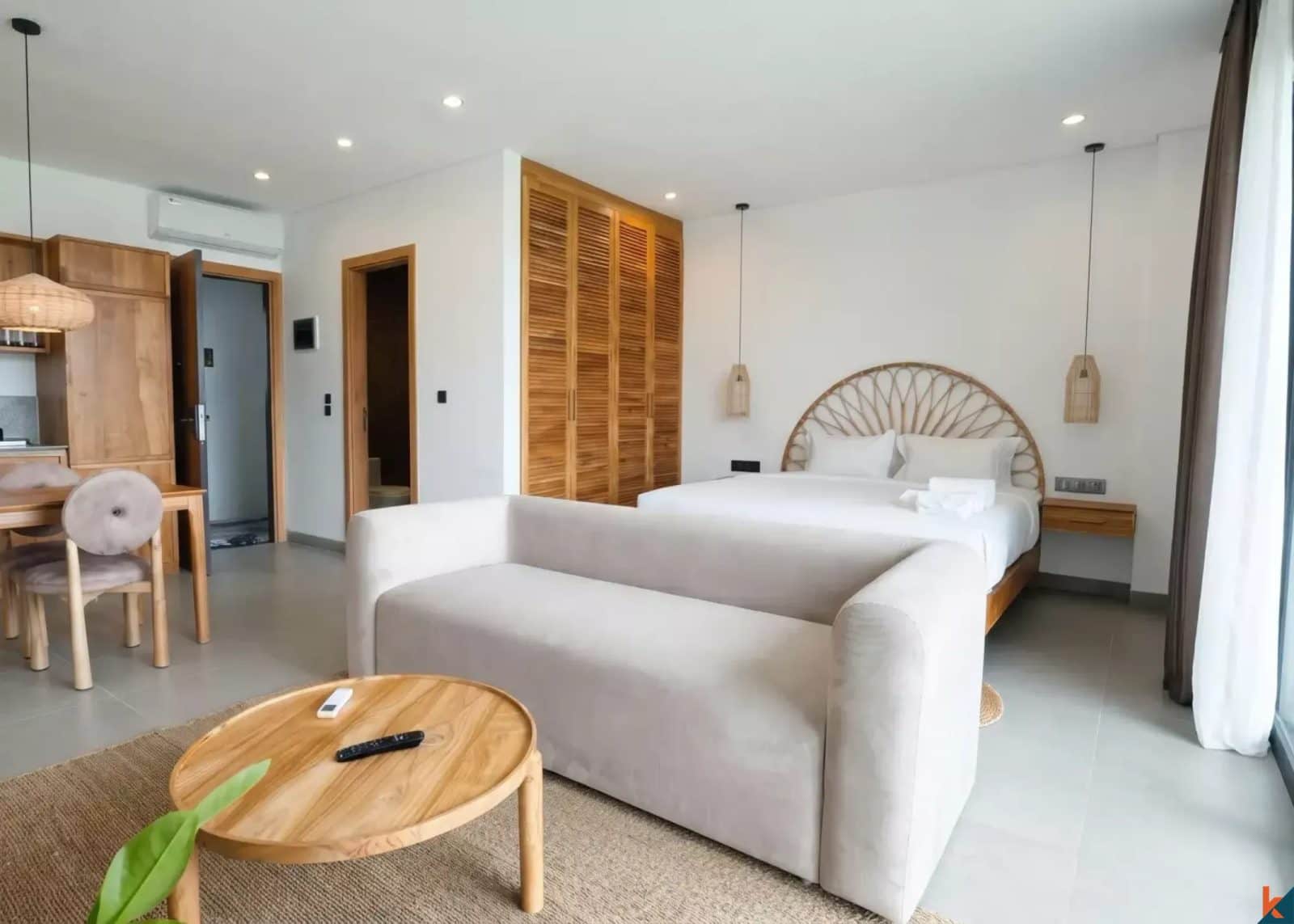 Leasehold One Bedroom Aparthotel Suite Close to Beach in Berawa