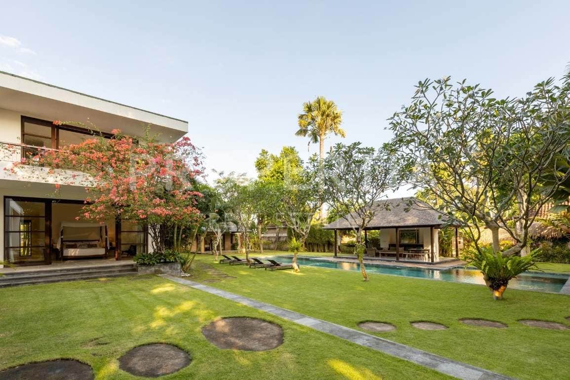 4-bedroom leasehold villa in Seseh/Cemagi — photo 2 of 5