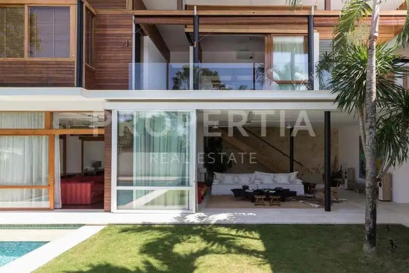4-bedroom leasehold villa in Canggu — photo 2 of 5