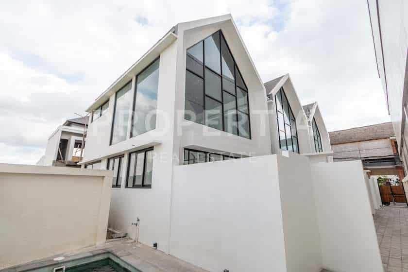 Modern 3-unit Complex in Cemagi