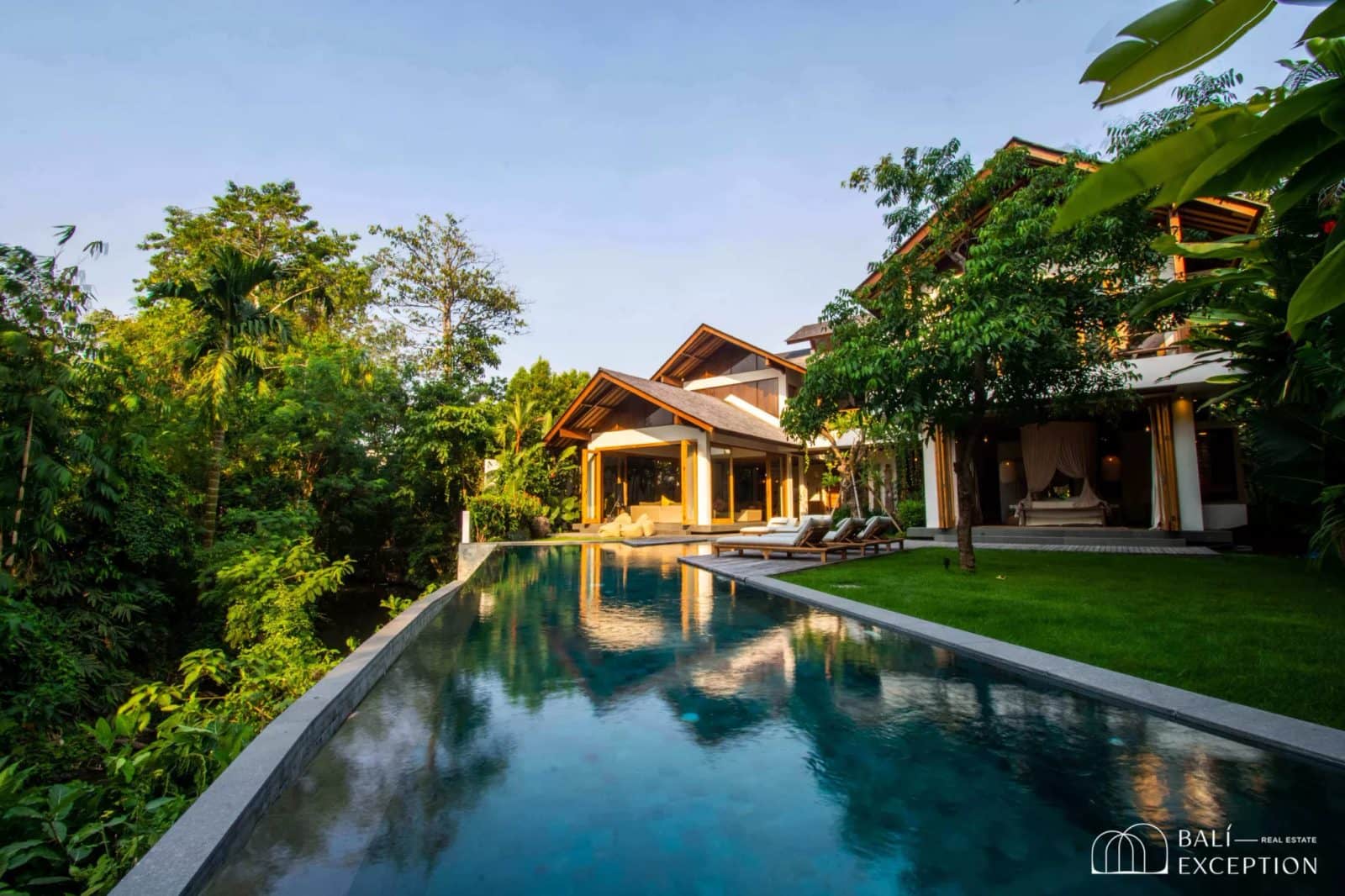 Traditional 5 Bedroom Villa with River View for Sale Leasehold in Pererenan