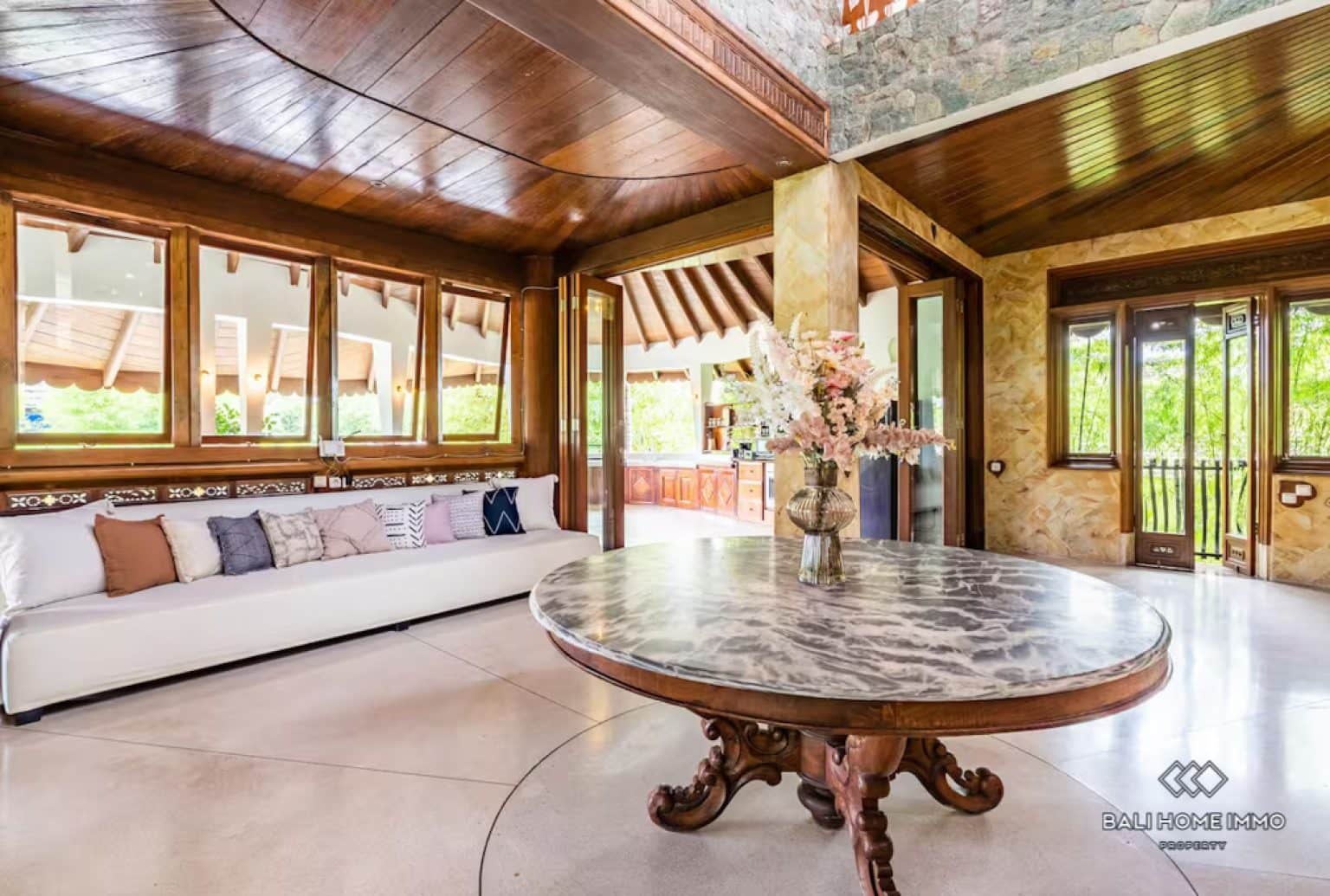 7-bedroom freehold villa in Canggu — photo 3 of 5