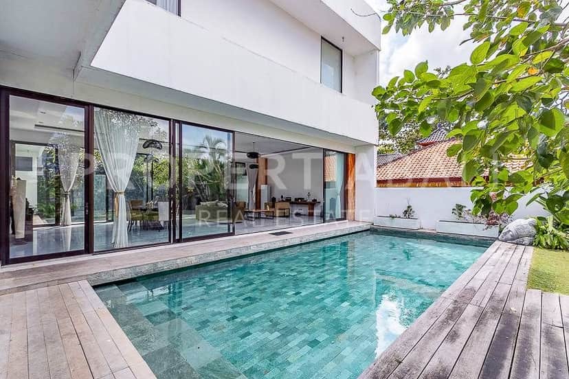 4-bedroom leasehold villa in Berawa — photo 2 of 5