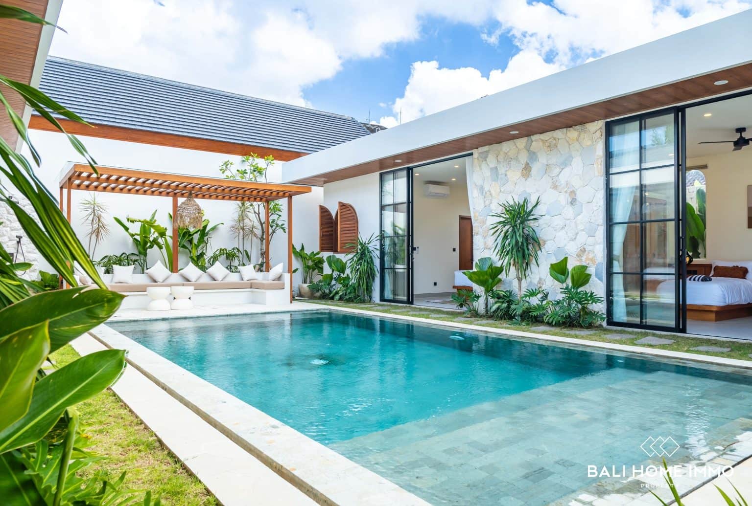 Brand New 4 Bedroom Tropical Family Villa For Sale in Umalas - RF9415B
