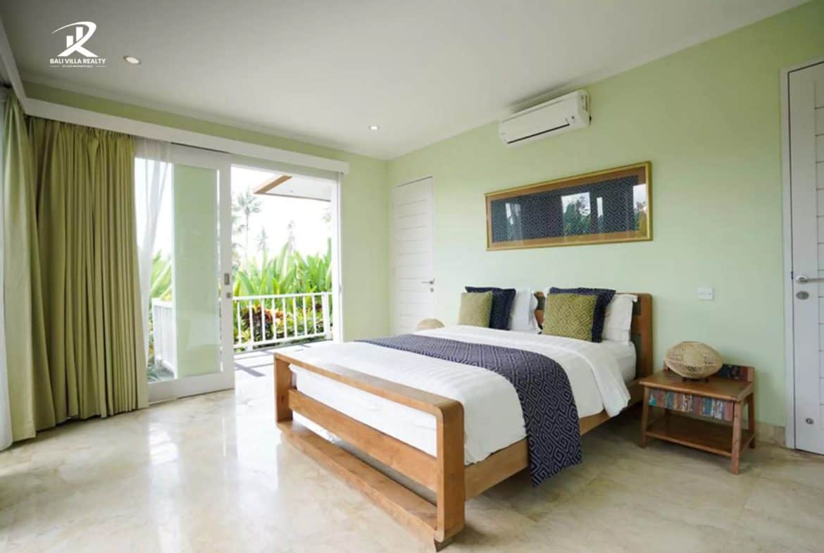 4-bedroom freehold villa in Canggu — photo 2 of 5