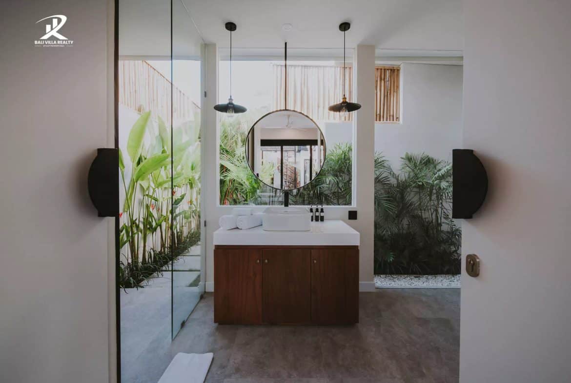 4-bedroom leasehold villa in Canggu — photo 5 of 5
