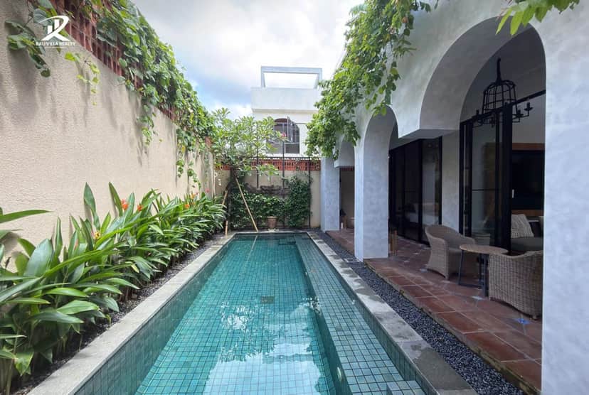 4-bedroom freehold villa in Seminyak — photo 2 of 5
