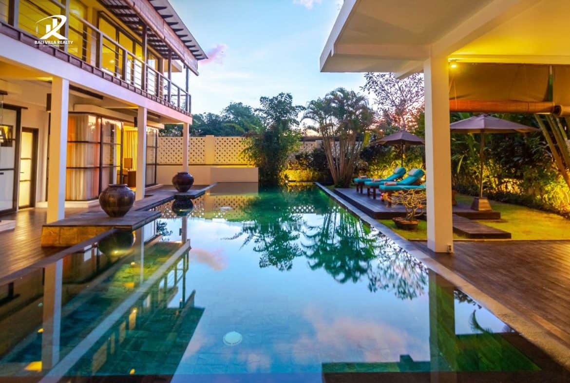 4 Spacious Bedroom Villa for Sale Freehold in Jimbaran Hill