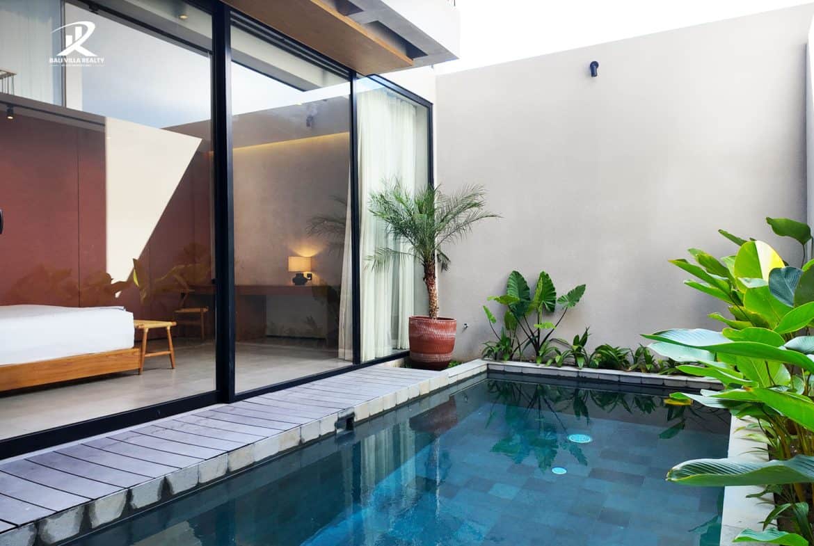 Mediterranean 2BR Villa for Sale Leasehold in Vibrant Batu Bolong: 7 Mins to Canggu Beach