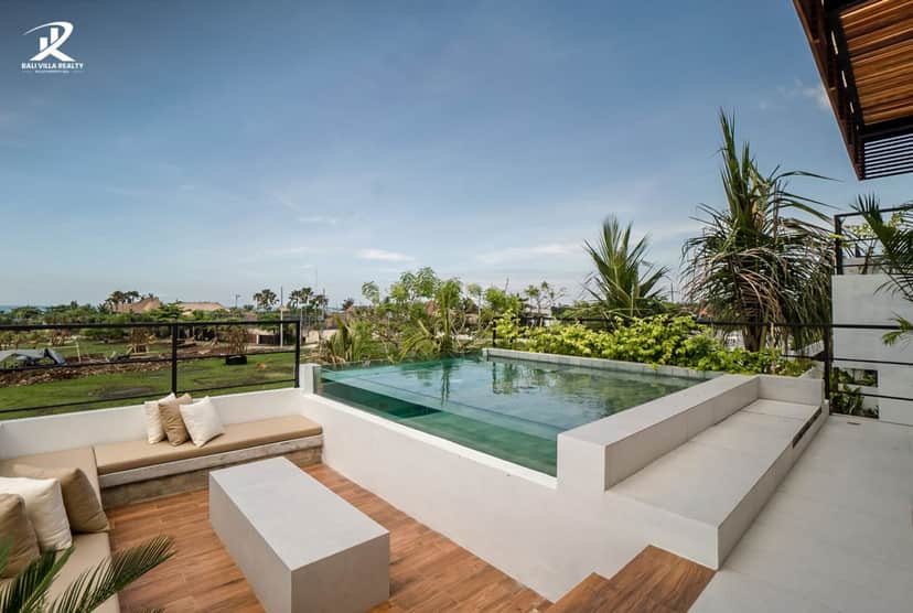 4-bedroom leasehold villa in Canggu — photo 2 of 5