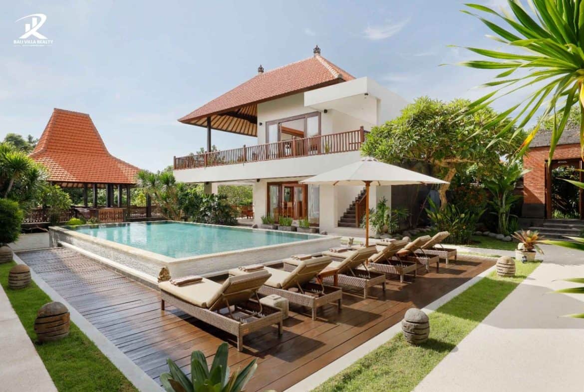 Expansive 9-Bedroom Villa for Sale Leasehold with Two Private Pools in Canggu, Bali