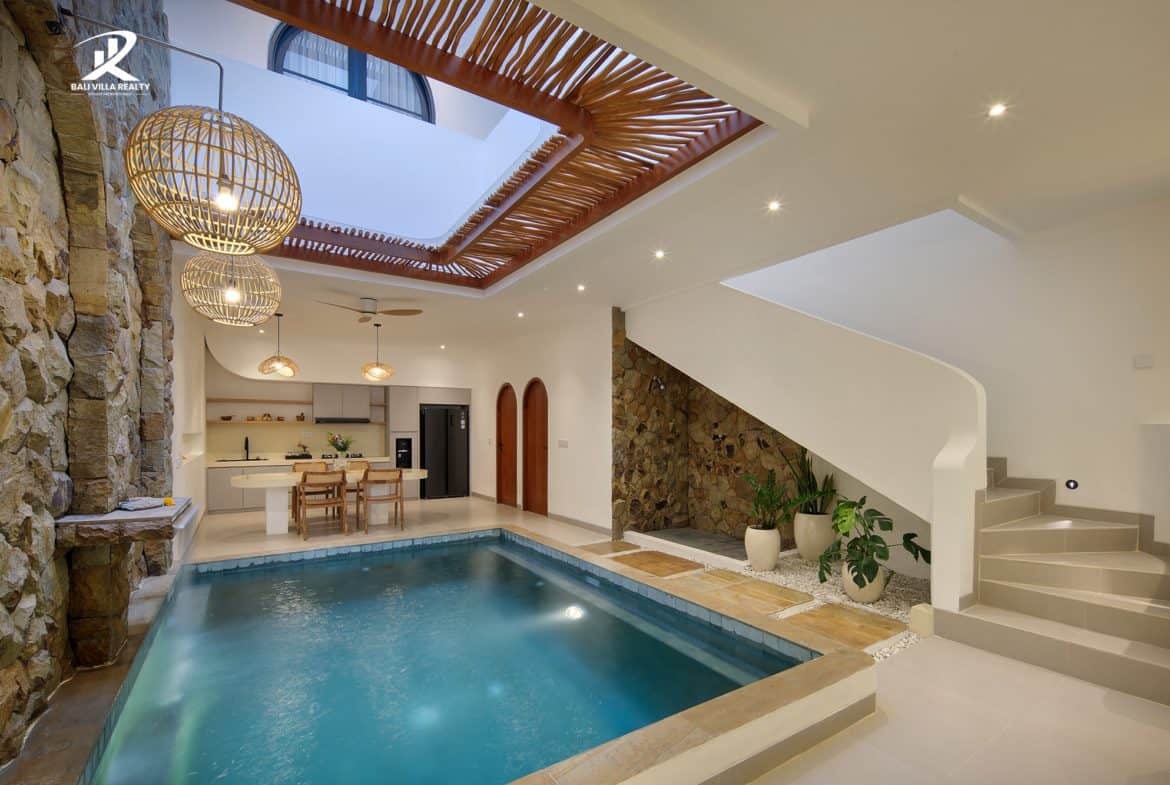 Luxurious 2 Bedroom Villa for Sale Leasehold in Berawa, Canggu: 10 Minutes from Berawa Beach