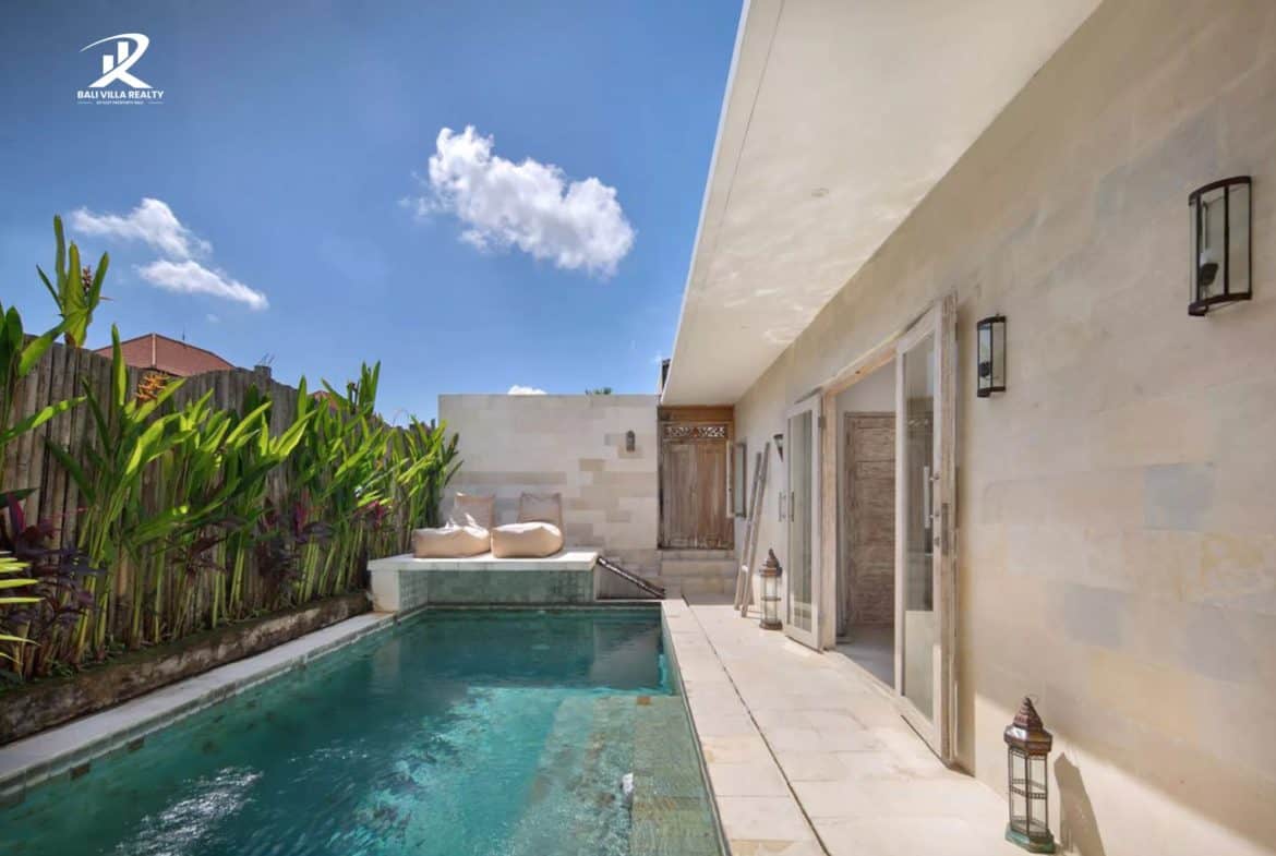 The Artisan’s Escape: 1BR Boutique Villa with Private Tropical Pool in Gianyar For Sale Leasehold