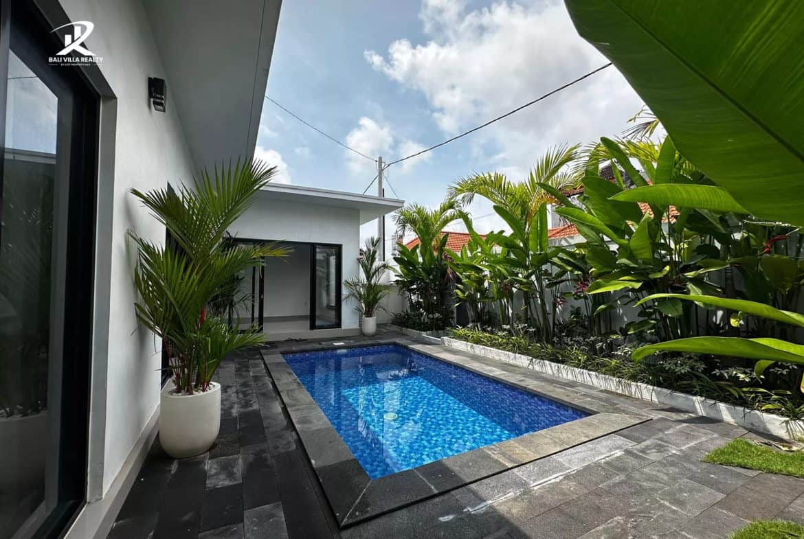 Pristine Leasehold Villa for Sale Leasehold in Prime Padonan, Canggu: Tropical Oasis with Private Pool