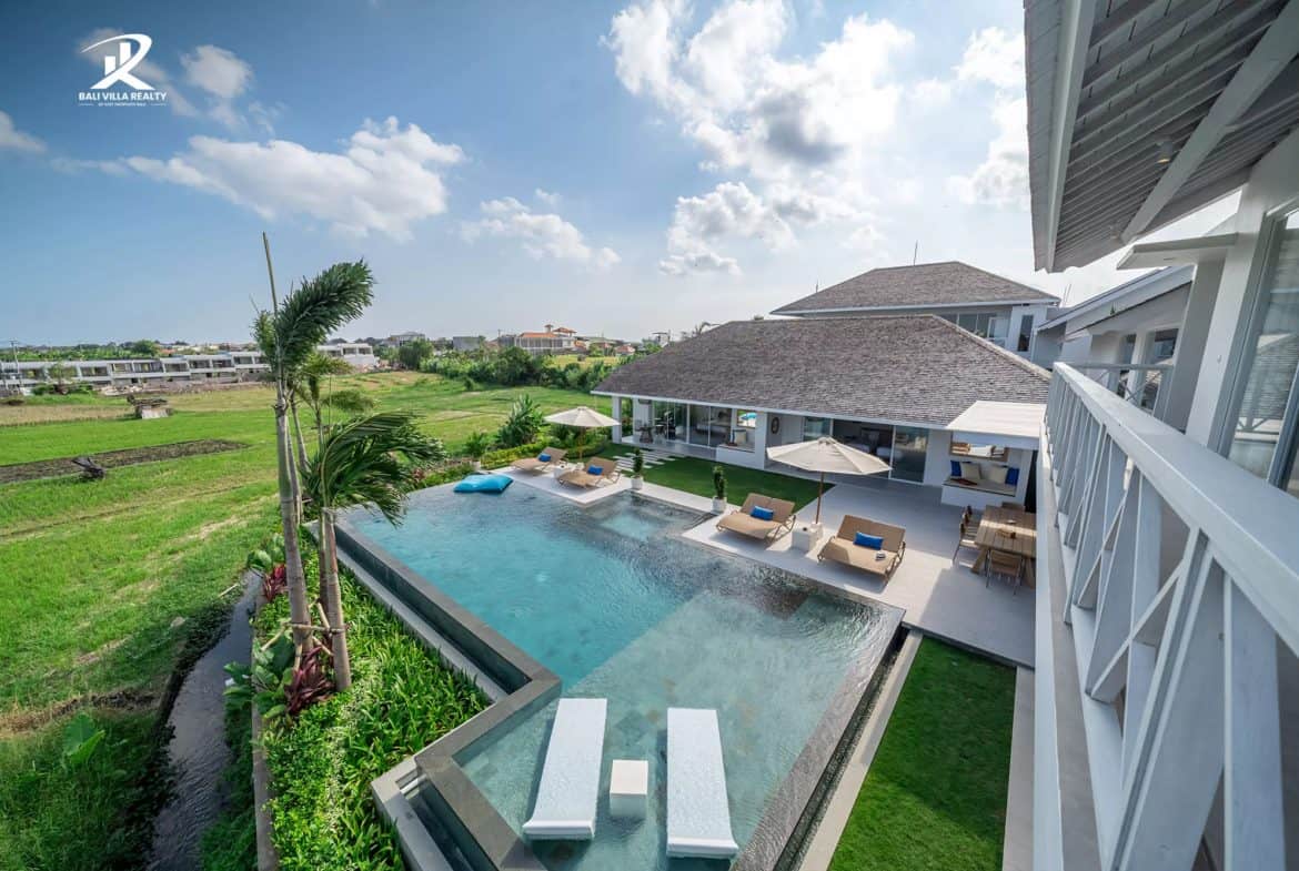 4-bedroom leasehold villa in Canggu — photo 3 of 5