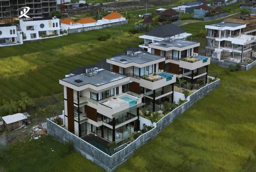 4-bedroom leasehold villa in Canggu — photo 3 of 5