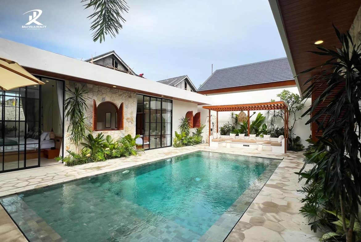 4BR Kerobokan Villa: Secure Leasehold for Brand New Single Level Luxury
