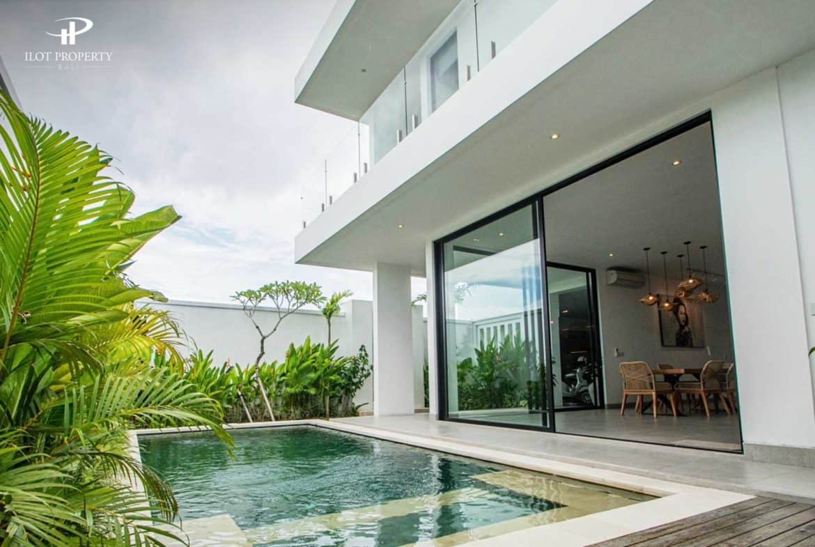 Modern 3BR Sunset Oasis in Seminyak Prime Leasehold Investment