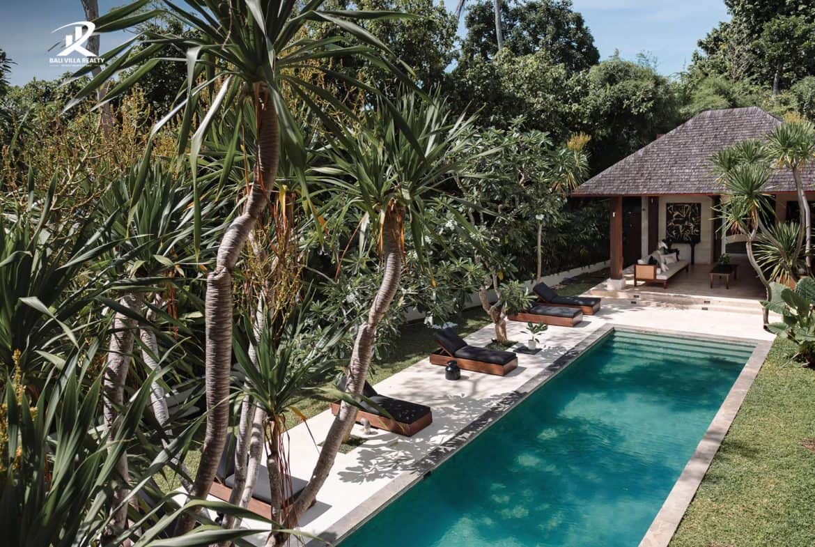 Seminyak, Petitenget Luxury: Architect-Designed 4BR Villa, 500m Walk to the Beach For Sale Leasehold