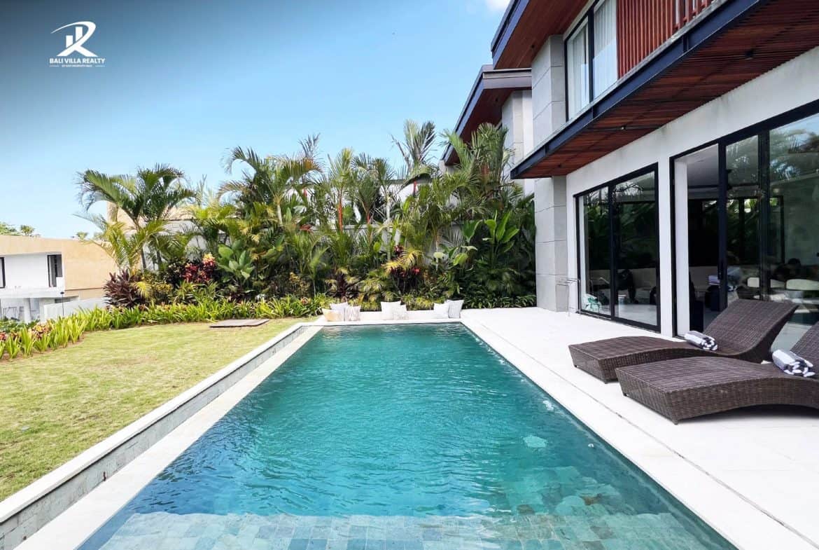 Luxury 4BR Modern Leasehold Villa with Private Oasis in Berawa
