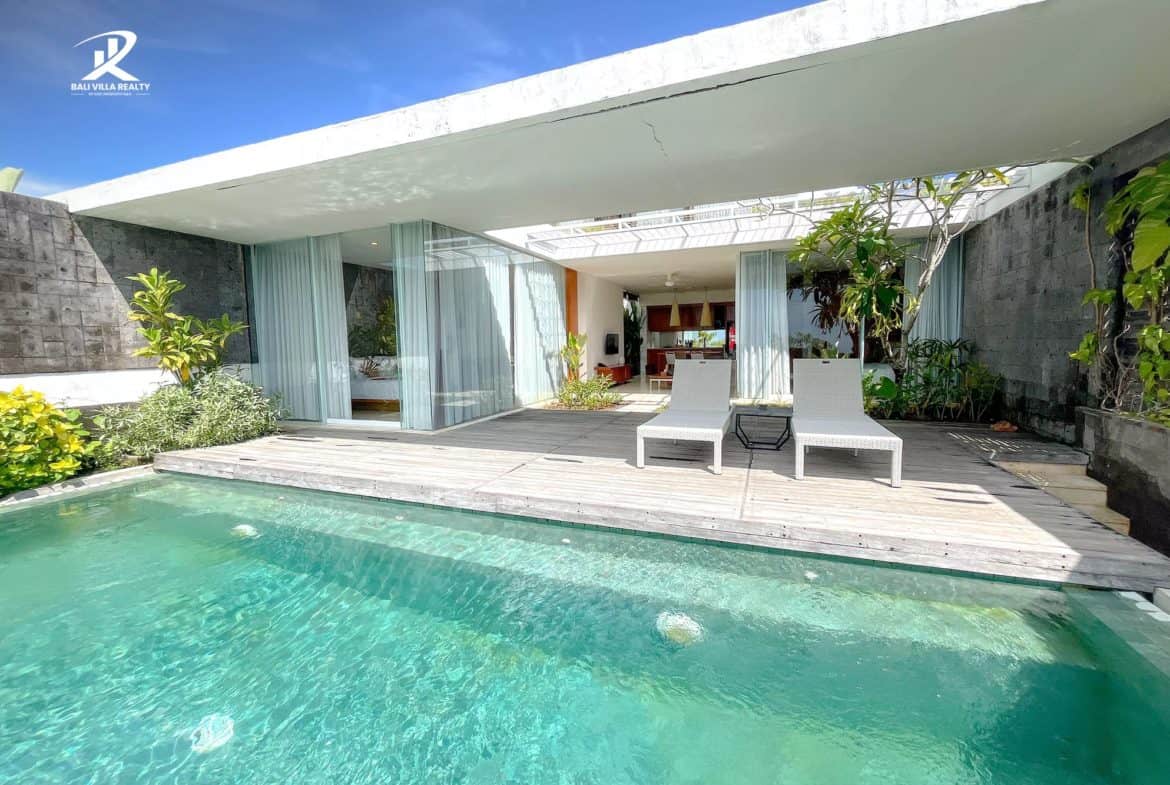 Freehold 2BR Uluwatu Villa with Ocean Views & Private Pool