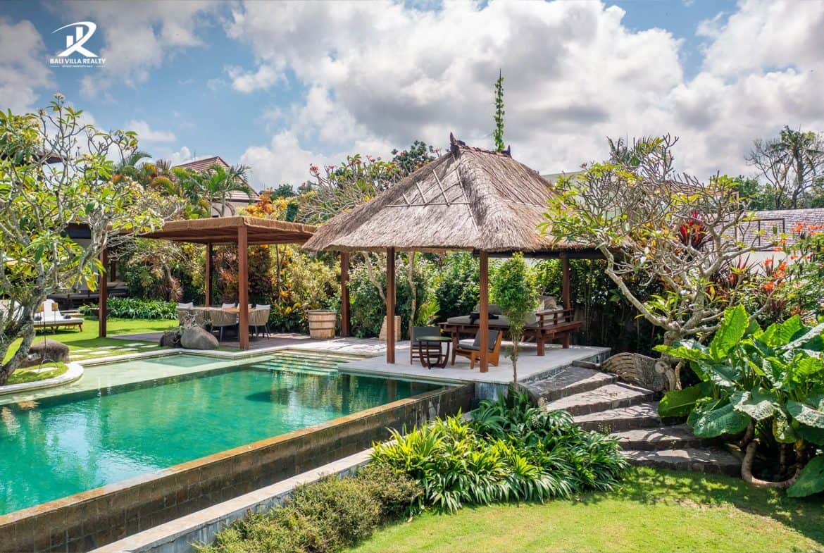 Timeless Elegance: 5-Bedroom Villa For Sale Freehold in Pererenan Bali