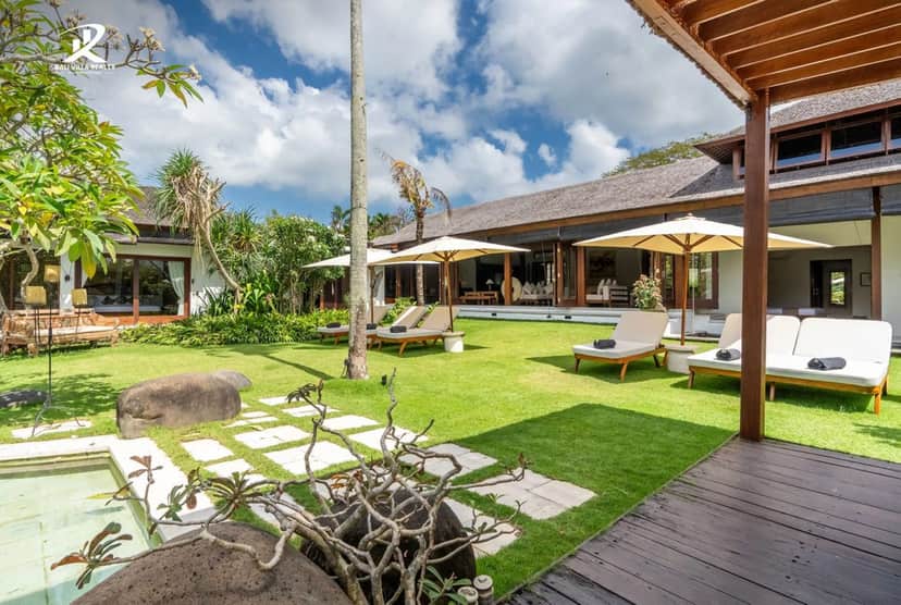 5-bedroom freehold villa in Canggu — photo 2 of 5
