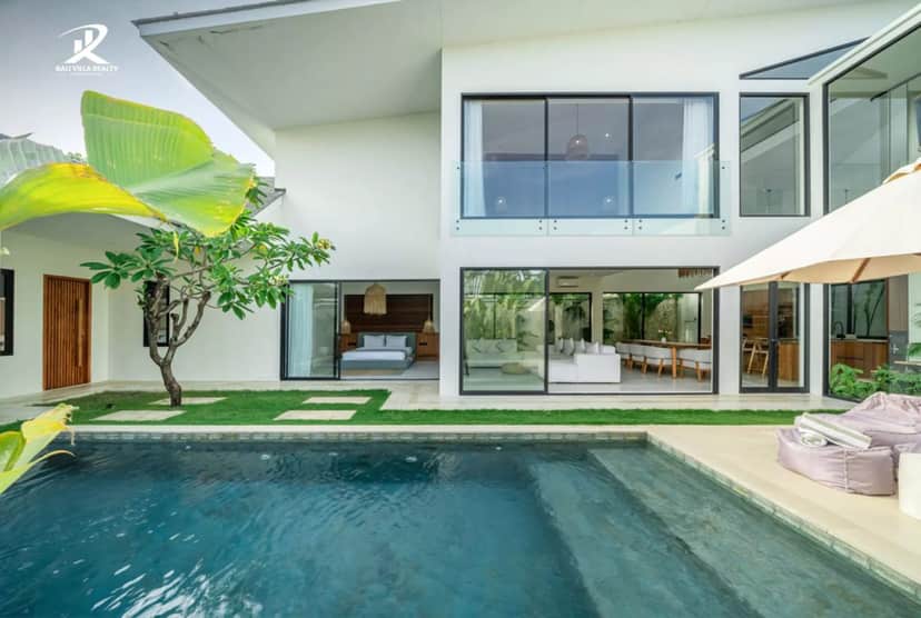 4-bedroom leasehold villa in Seminyak — photo 2 of 5